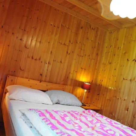 Cosy Holiday In With Large Garden Holiday home
